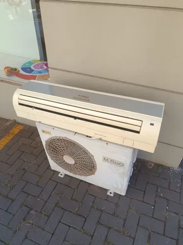 Ar condicionado Mitsuo 24 mil BTUs quente e frio convencional