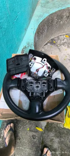Volante de peugeot 207 com tampa