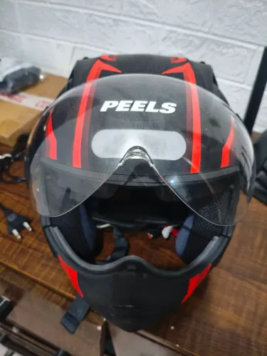VENDO 2 CAPACETES PARA AINDAR DE MOTO LEIA ATENTAMENTE É DE EXCELENTE QUALIDADE