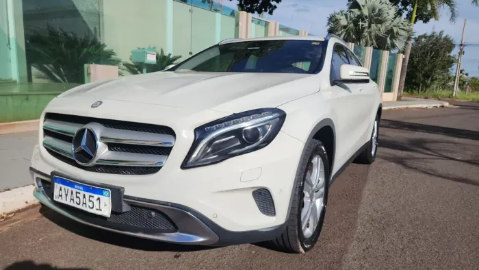 Mercedes-Benz GLA 200 Adv. 1.6/1.6 TB 16V Flex Aut. 2017