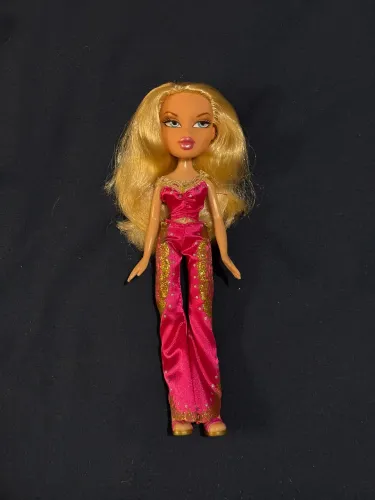 bratz cloe fashion sleep show