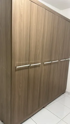 Vendo dois guarda-roupas já desmontado