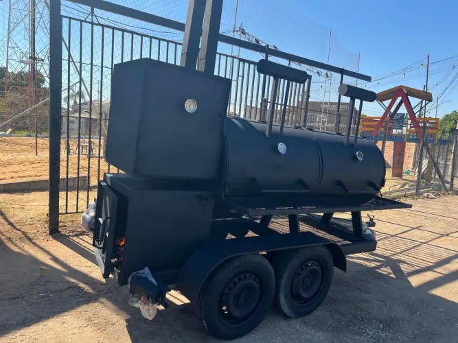 Pit Smoker
