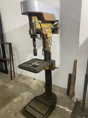 Furadeira de coluna industrial 