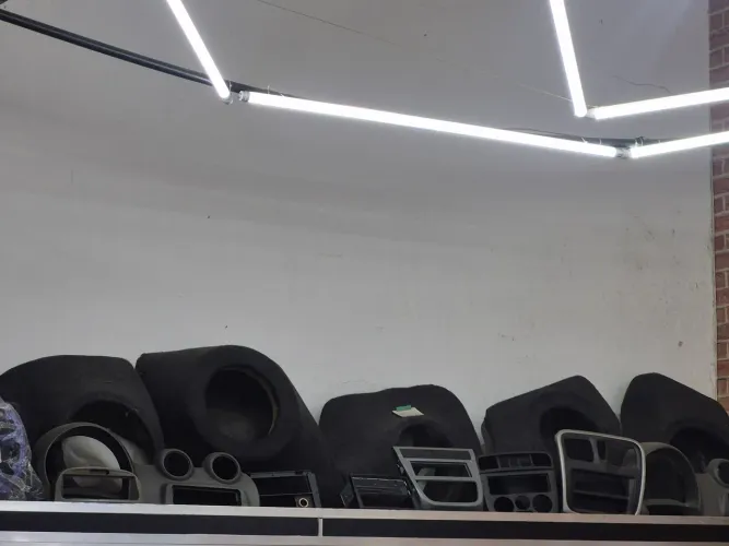Caixa de fibra lateral aparti de 130,00 consulte corsa sedan99,corolla 2009 a 2018,uno ant