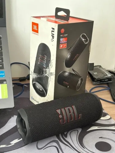 Jbl flip 6 com nota fiscal e caixa sem marcas de uso 
