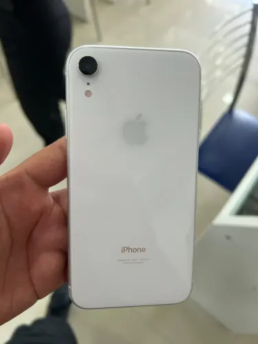 IPHONE XR com caixa