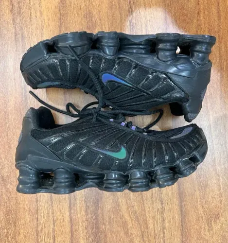 Tênis Nike Shox Night Shock Preto com Roxo - Excelente Estado!