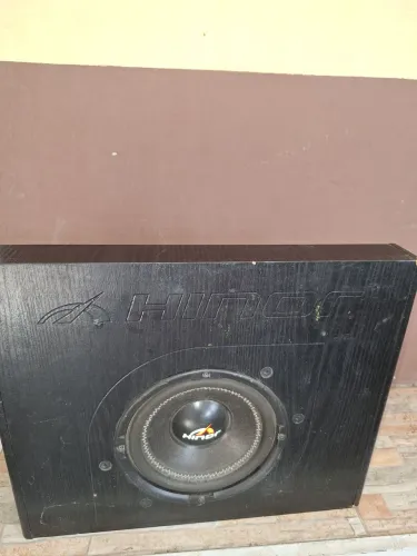Vendo subwoofer Hinor excelente estado 150 reais. * Marcio. Mala de carro.