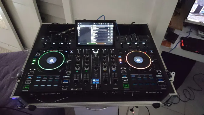 DJ denon Prime 4 Plus