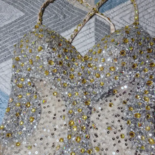 Lindo vestido de pedras tamanho M