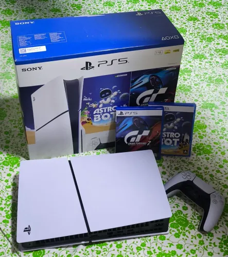 PS5 1tb mídia física e digital, pouquíssimo usado todo original