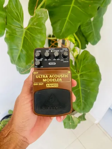 Pedal Behringer Ultra Acoustic Modeler