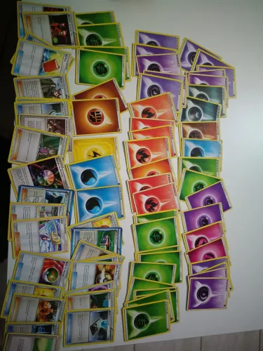 Lote de Cartas Pokémon TCG (Energias e Treinadores Originais Copag)