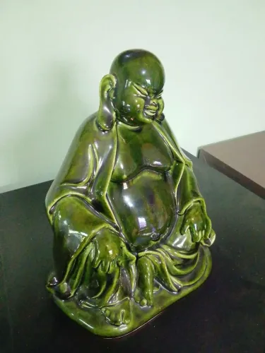 Lindo Buda cerâmica atraí boa sorte 