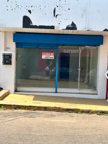 Sala ideal para loja de confecção , ótica , escritório de empréstimos .etc.