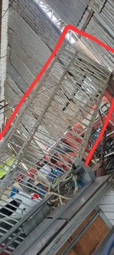 VENDO ESSE DOIS GUARDA CORPO DE ALUMÍNIO 