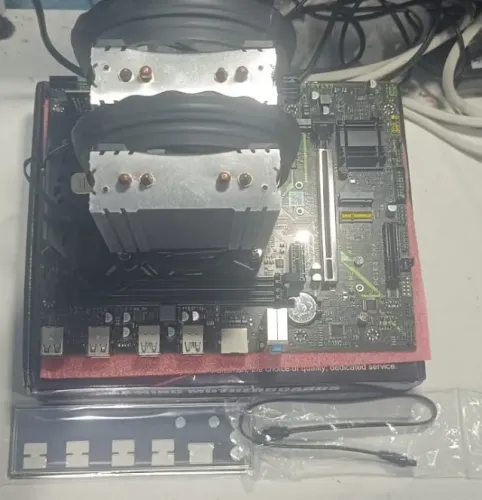 KIT XEON PLACA MÃE X99-D4 + XEON 2680 V4 + 8GB DDR4 + AIR COOLER RGB FIXO(SUPORTE TPM MSI)