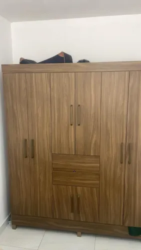 Vendo quarda roupa 6 portas 