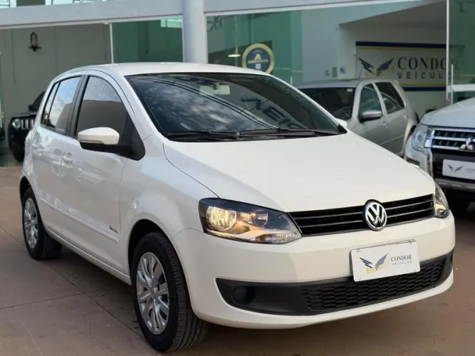 Volkswagen Fox 1.6 MI Total Flex 8V 5P 2013