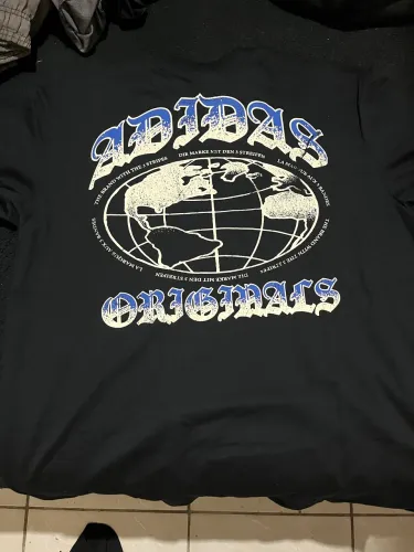 Vendo camisa adidas originals
