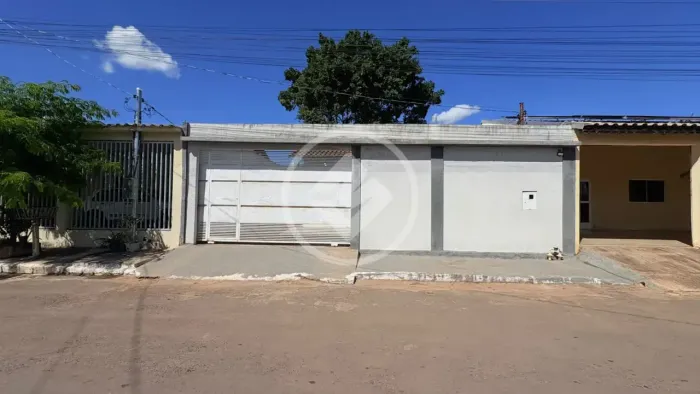 #Vende-se casa no condomínio Morada Do Faval , com 02 quartos , amplo quintal , churrasque