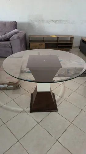 Mesa tampo de vidro 8mm em ótimo estado (Entrego com taxa)