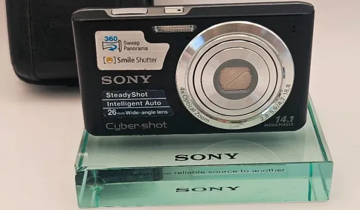 Câmera Fotográfica Sony Cyber Shot Dsc W610 Preta 14.1 Completa Bateria Carregador Cartão