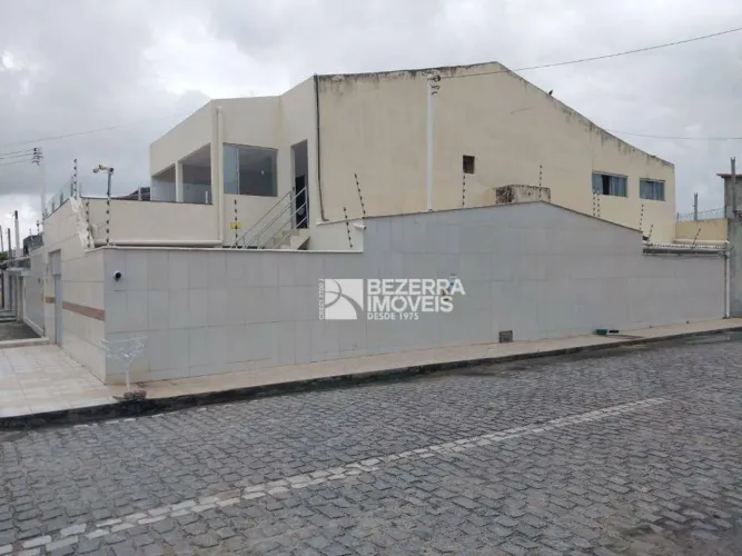 Casa com 3 dormitórios à venda, 191 m² por R$ 650.000,00 - Emaús - Parnamirim/RN