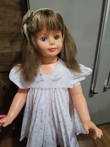 BONECA AMIGUINHA