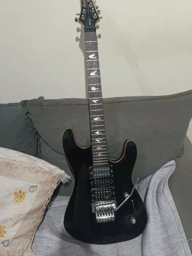 Vendo guitarra Memphis mg-130