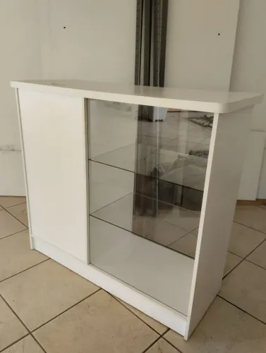 Balcão de atendimento branco usado/ótimo estado