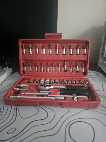 Kit de Ferramentas 46 Peças com Catraca e Soquetes - Completo