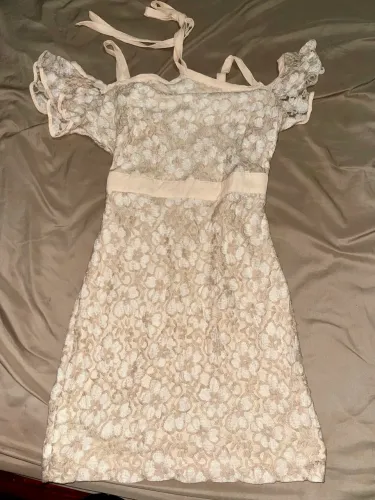 Vestido tubinho de renda 
