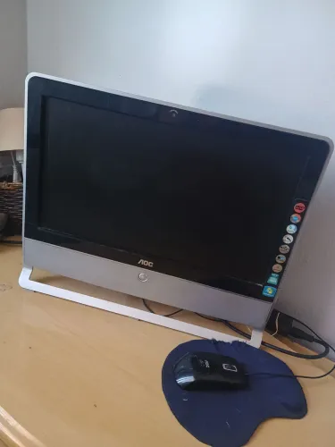 Computador de Mesa CPU embutido.