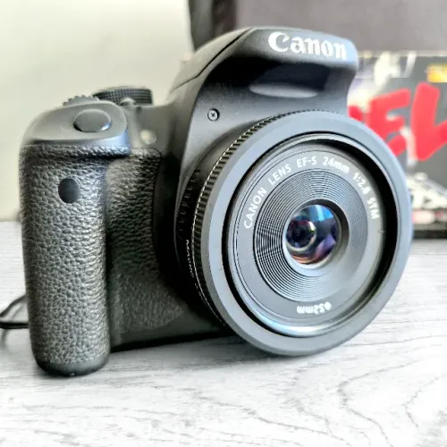 Canon Rebel T5i + 3 Lentes + 3 baterias + Grip + Cartão Classe 10 + Acessórios