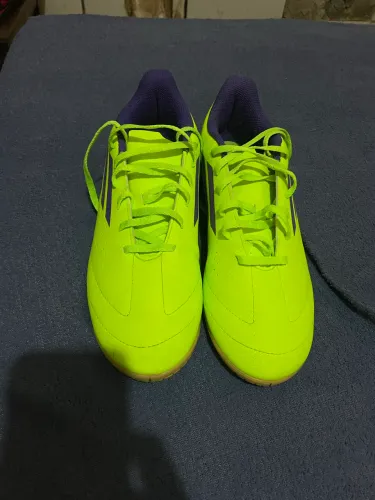 Chuteira Adidas Futsal tamanho 40