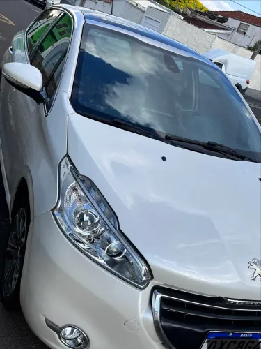 Peugeot 208 Griffe 1.6 Flex 16V 5P Aut. 2014