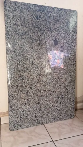 Vendo essa pedra em granito de 1,20 por 0,75 em ótimo estado