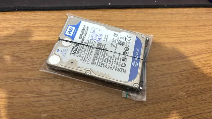 HD 320GB WD Blue + Memória RAM 2gb ddr3 + windows 10