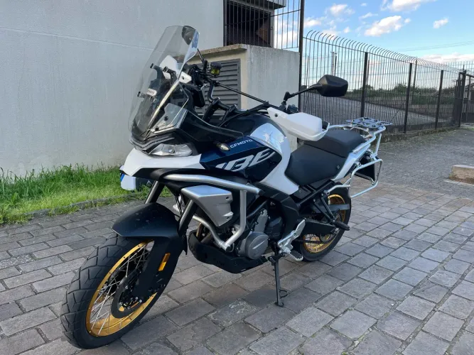 CFMoto Ibex 700 Adventure | 1.800 km | Estado de Zero