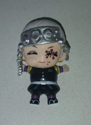 BONECO MINIATURA TENGEN UZUI DEMON SLAYER PARRUDINHO BUCHINHO CHEIO COMILÃO