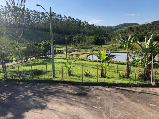 Fazenda de 50 alqueires Em Paraibuna.
