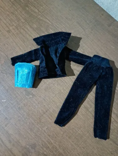 Conjunto blazer e calça & corset ,compatível Barbie ,ótimo acabamento em veludo
