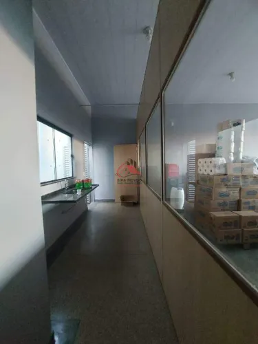 Galpão Comercial com Banheiro e Pia - 30m² - Bairro São Vicente