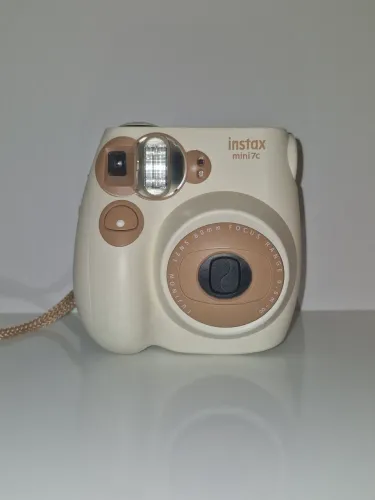 Câmera Polaroid Mini Instax Fujifilm 7c