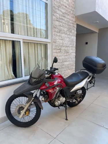 Vendo moto XRE 300