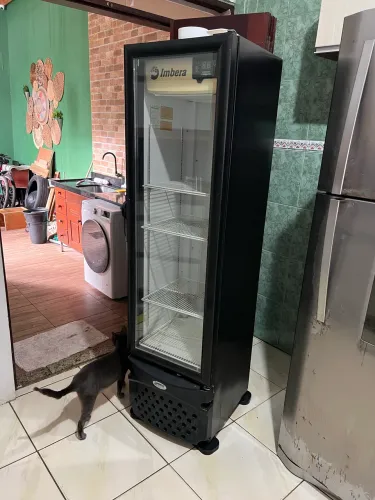 Cervejeira/refrigerador Imbera 220L