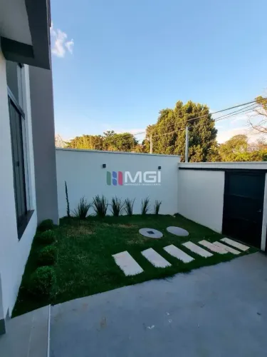 Casa não geminada no Goiânia 2 - 3 quartos