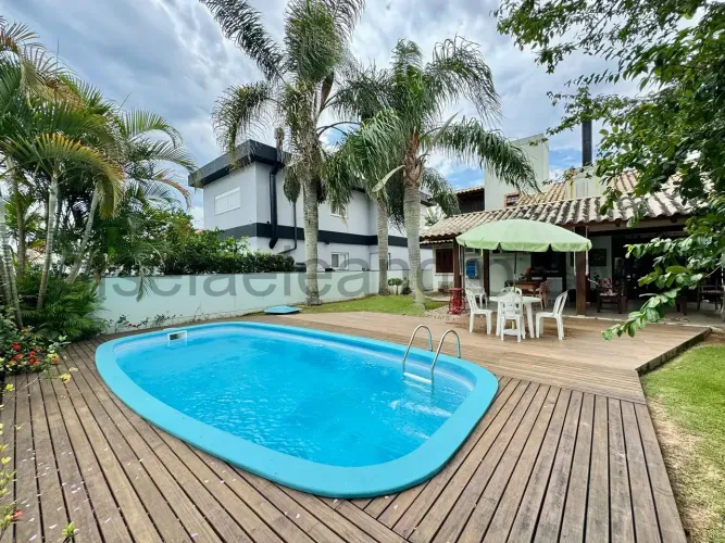 Linda casa de praia com 4 quartos em Jurere In
